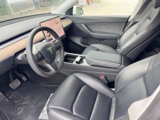 2022 Tesla Model Y Long Range Dual Motor All-Wheel Drive - Interior Front Seat Image